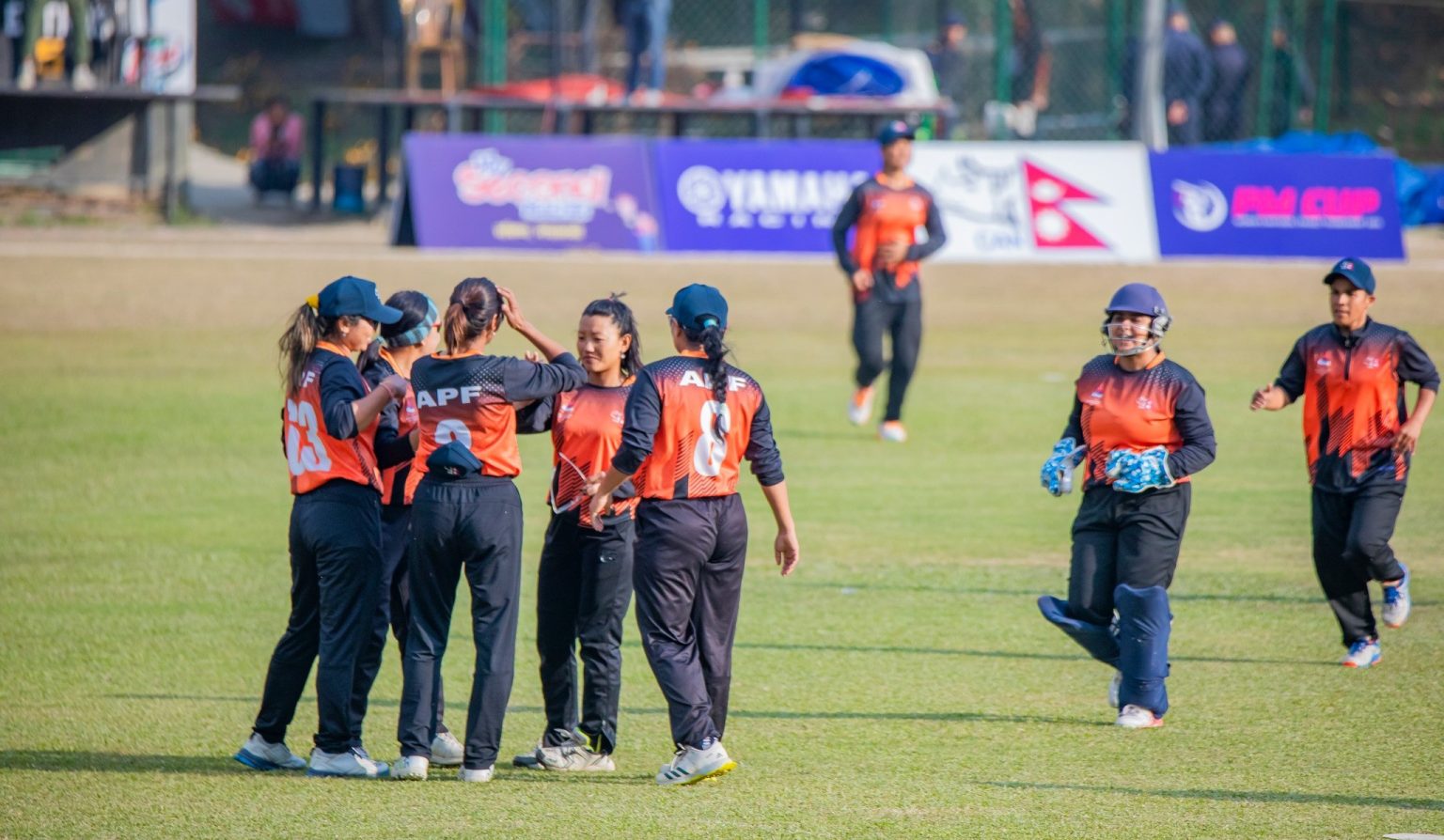 प्रधानमन्त्री कप महिला क्रिकेटमा कोशीलाई हराउँदै एपीएफ फाइनलमा