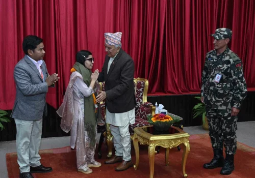 इन्डियन आइडल टप टेनमा पुगेकी मेनुकालाई राष्ट्रपतिद्वारा सम्मान