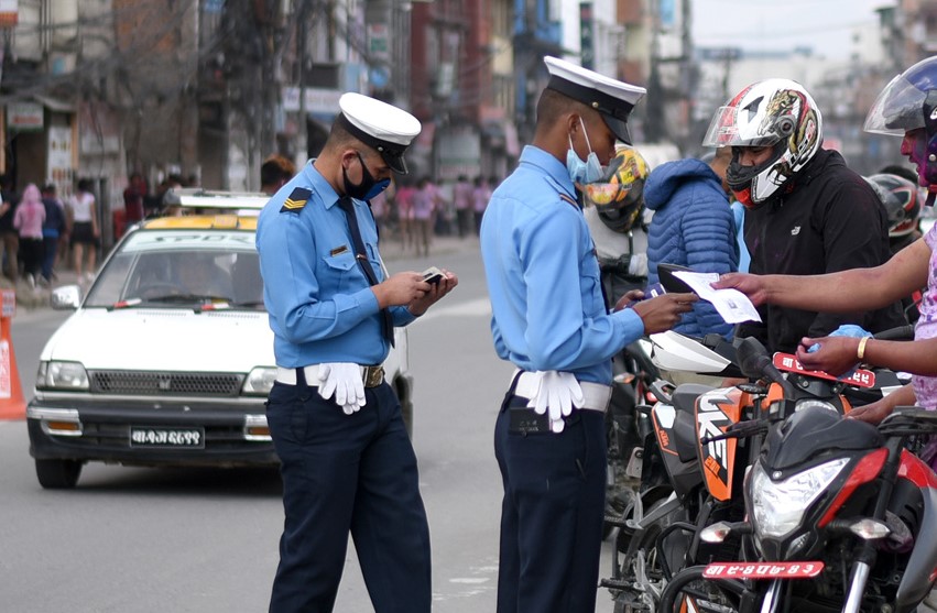 ६ महिनामा मापसे र लापसे गरी गाडी चलाउने ४० हजार चालक कारबाहीमा