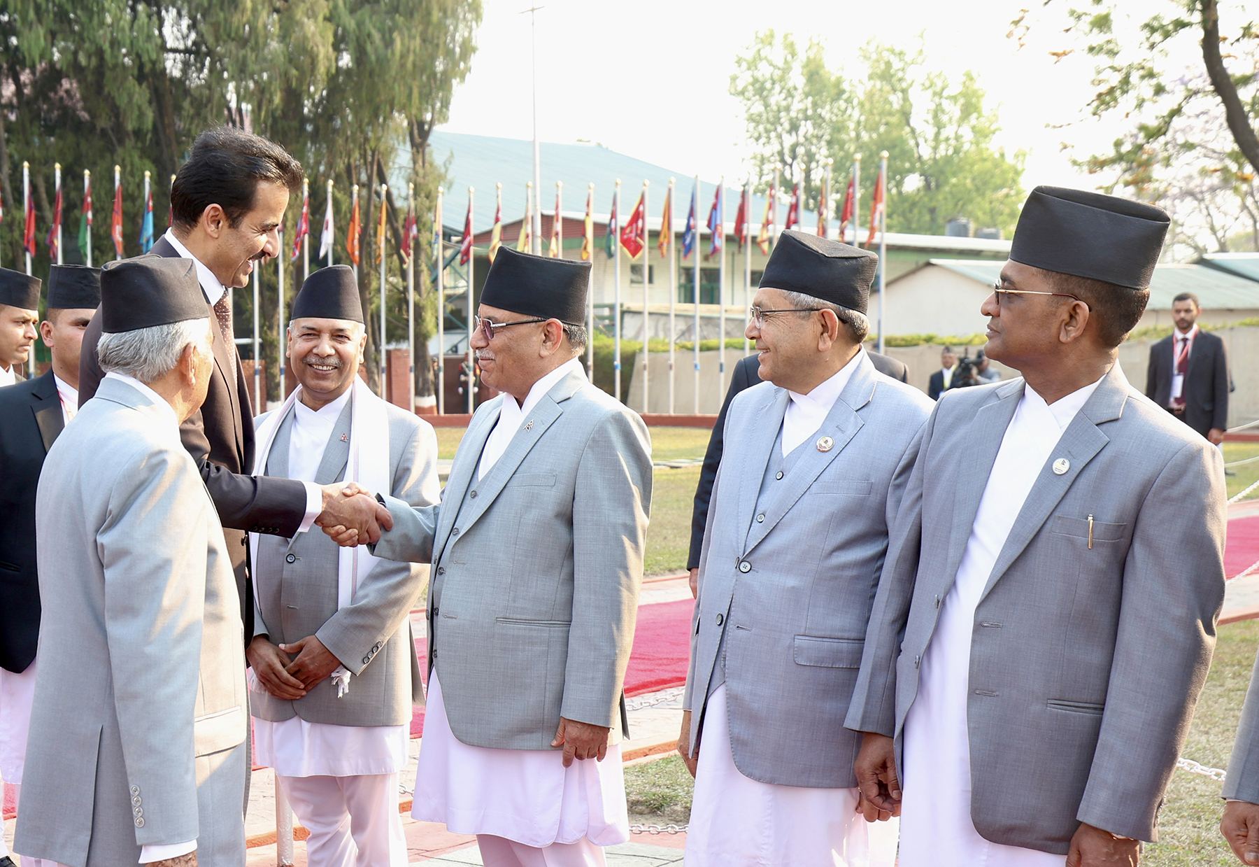 कतारका अमिर थानी र प्रधानमन्त्री दाहालबीच आज द्विपक्षीय भेटवार्ता हुँदै