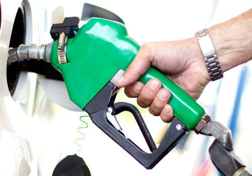 पेट्रोलको मूल्य लिटरमै ७ रुपैयाँ घट्यो
