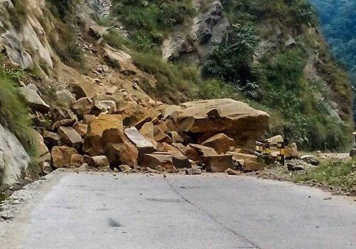 पृथ्वी राजमार्ग एकतर्फी खुल्यो